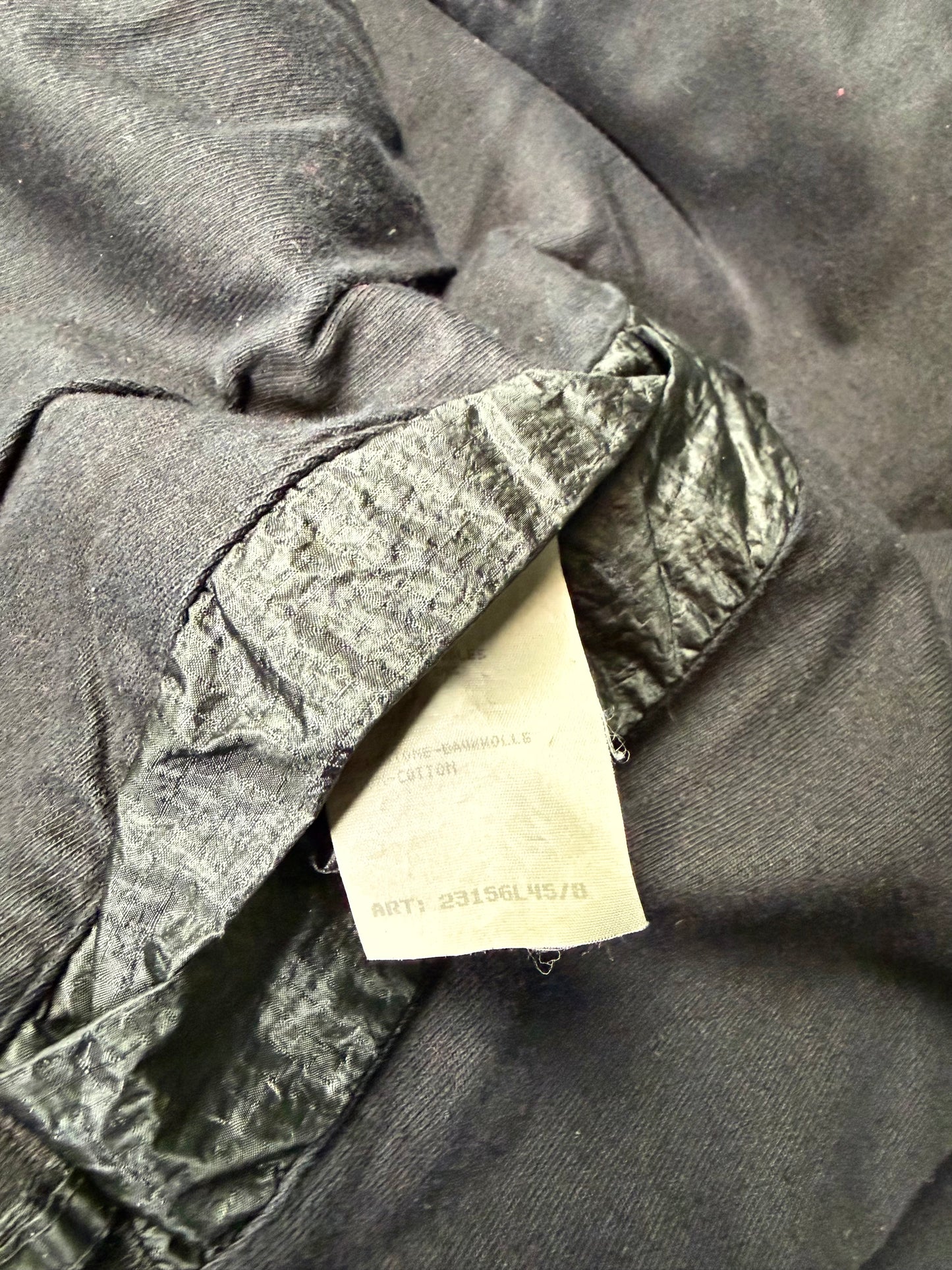 Fits Large Stone Island reversible jacket.