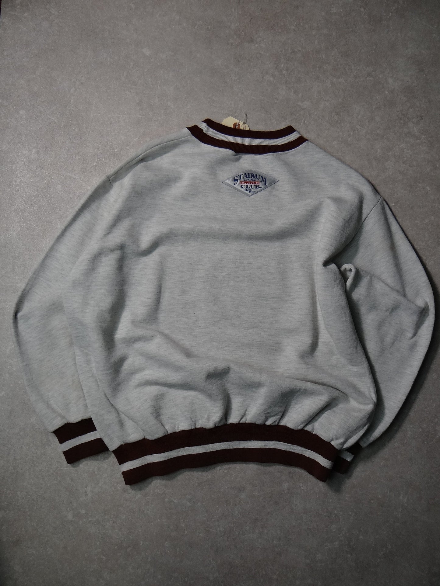 Stadium Sweatshirt used Large (22x26)