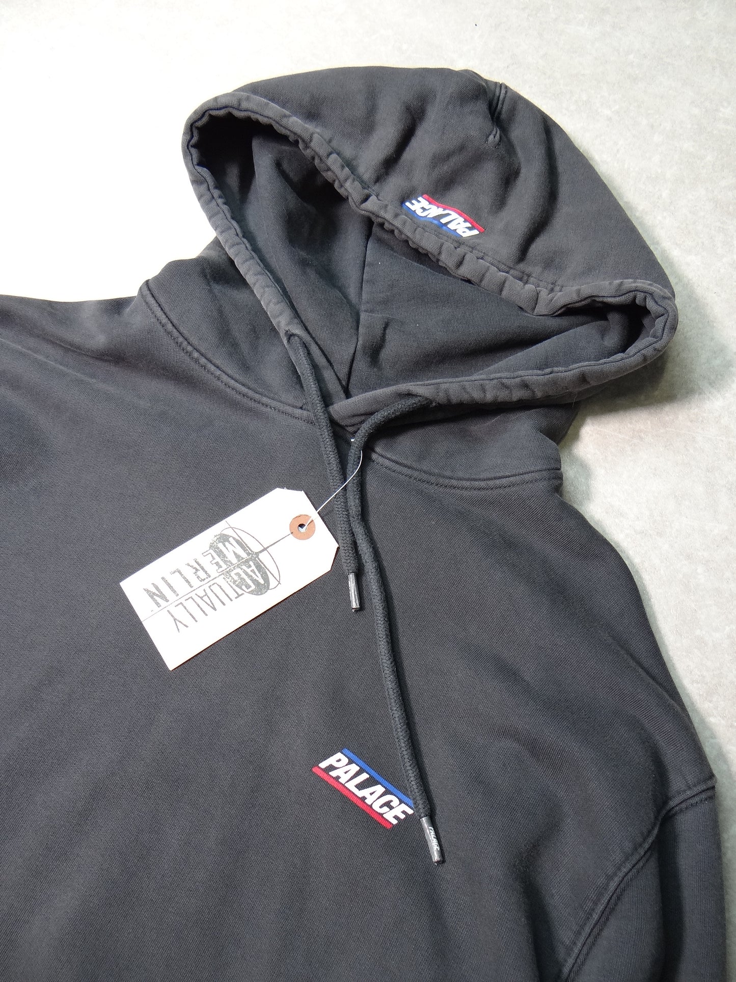 Palace Skateboards Hood Used Large (23x28)