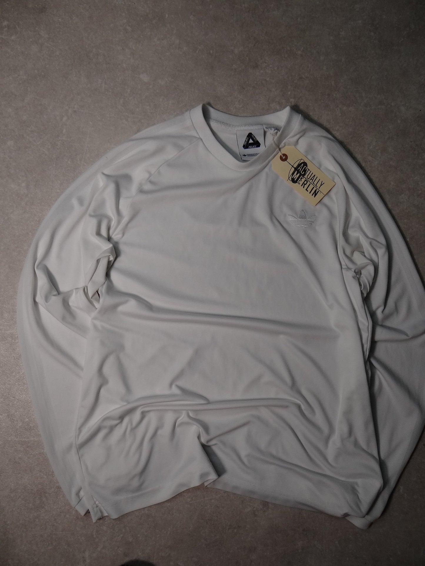 Palace x Adidas Long sleeve used Large (21x29)