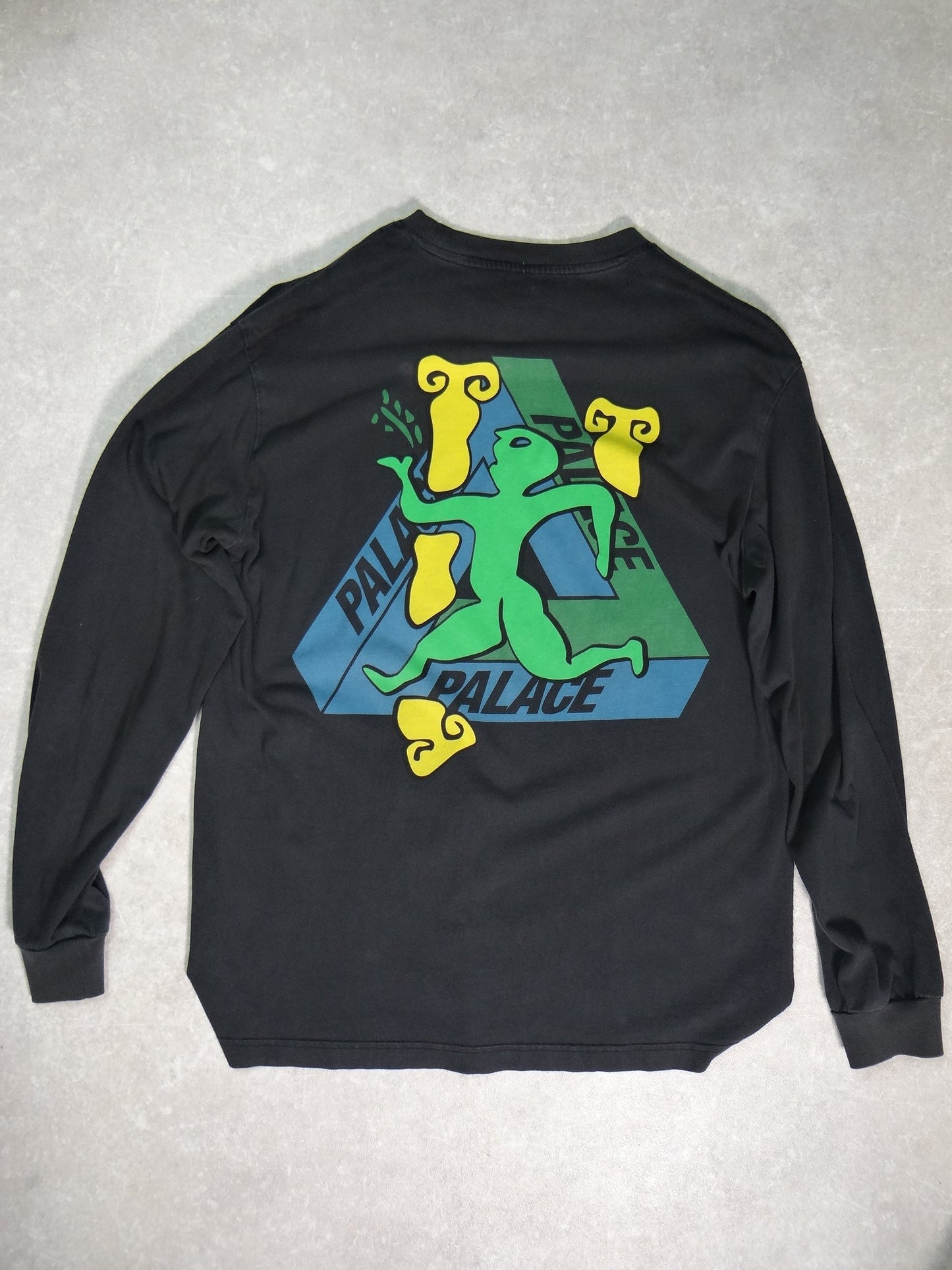 Palace Skateboards Long sleeve Used Large (22x29)